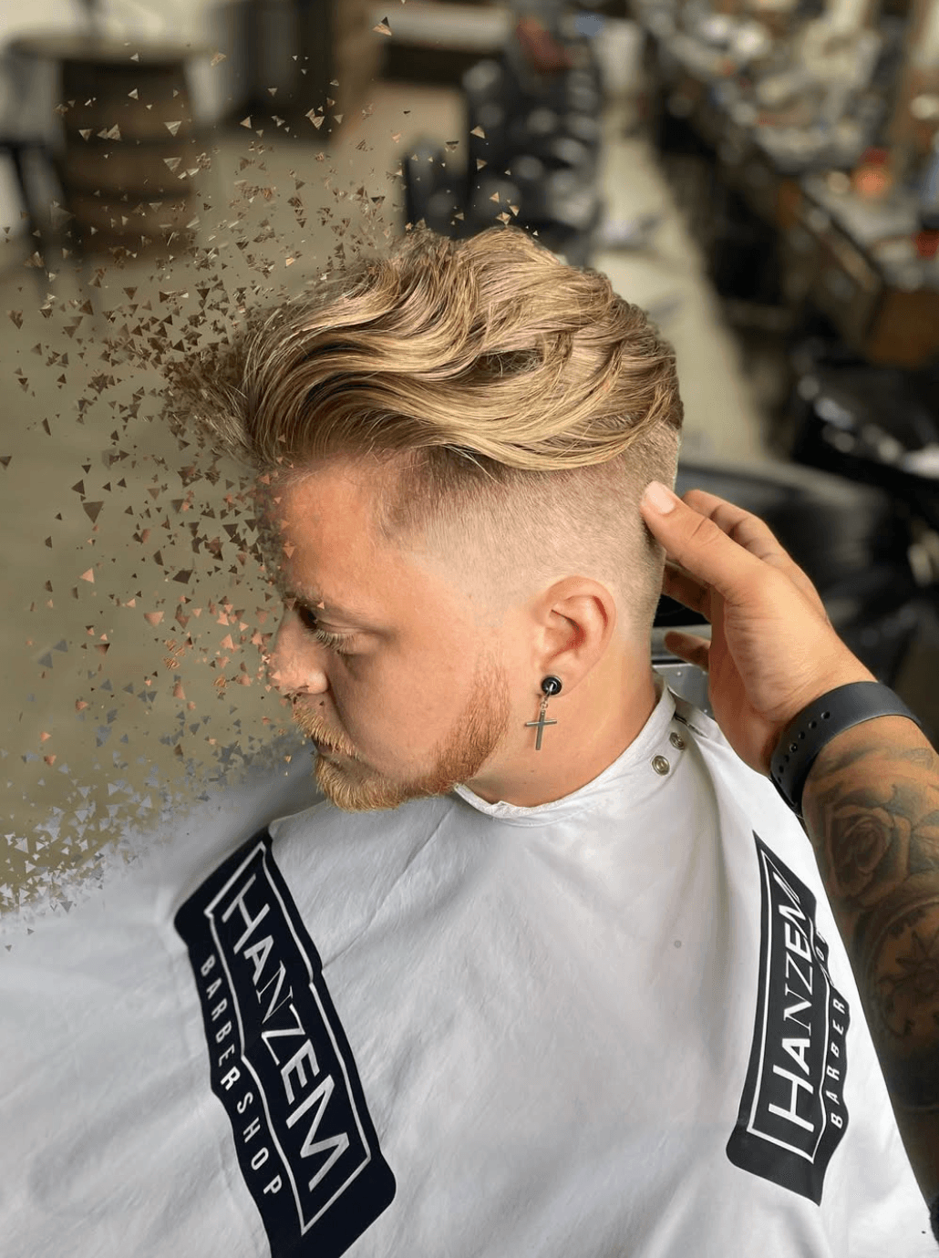 Corte masculino com fade e barba na WOLF Barbershop