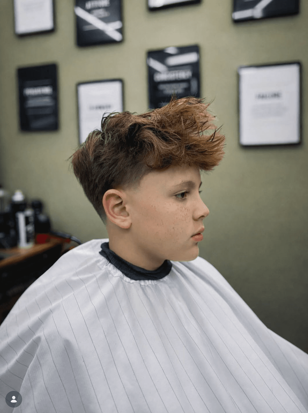 Corte moderno masculino na WOLF Barbershop